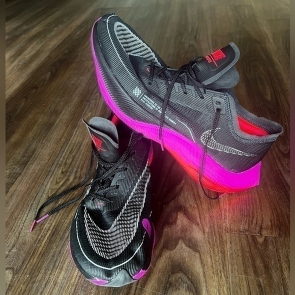 Nike ZoomX Vaporfly Next% 2 Raptors Mens Size 13 Black Flash Crimson CU4111 002 main image 15